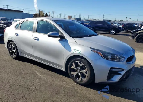 2021 Kia Forte Fe z USA, uszkodzony, nr VIN 3KPF24AD7ME278839